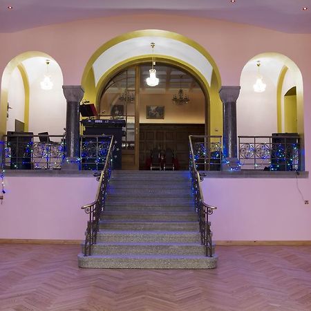 Villa Bergera Дзержонюв Экстерьер фото