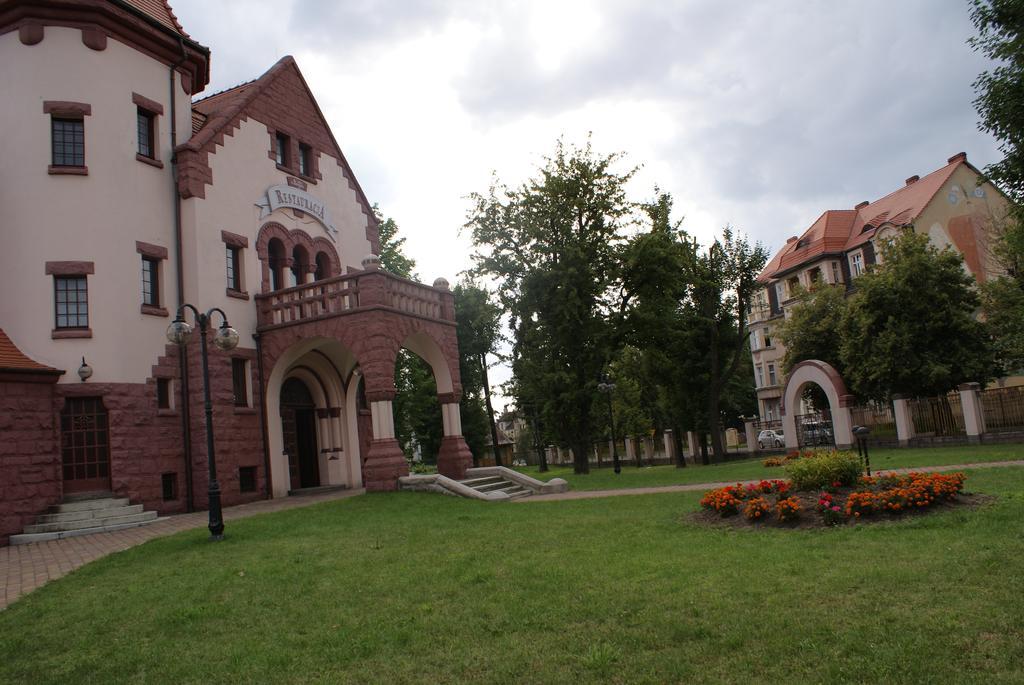 Villa Bergera Дзержонюв Экстерьер фото