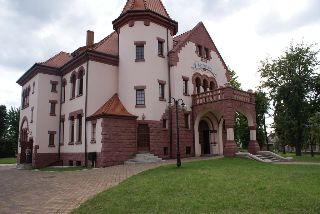 Villa Bergera Дзержонюв Экстерьер фото